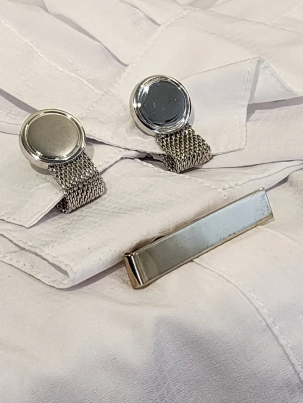 Vintage Silver-Toned Mesh Wrap-Around Cufflinks & Tie Clip Set